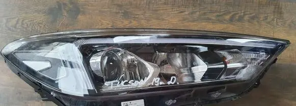 Hyundai Tucson TL Headlight/headlamp D792111A20 D792121A40