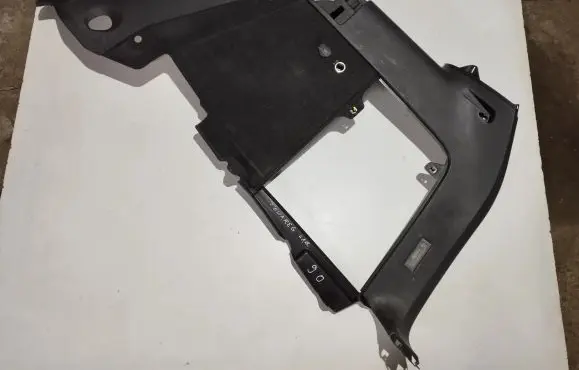 Volkswagen Touareg I Trunk/boot side trim panel