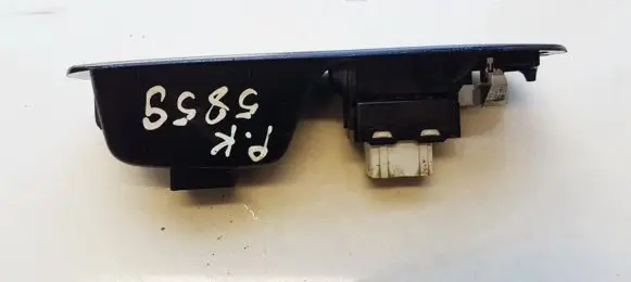 Peugeot 208 Electric window control switch 96758250ZD