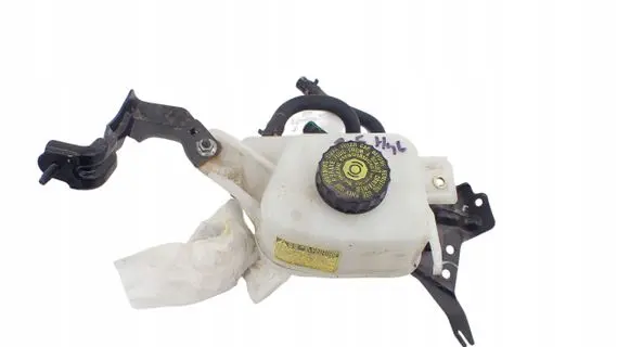 Toyota Yaris Brake fluid reservoir 0D181