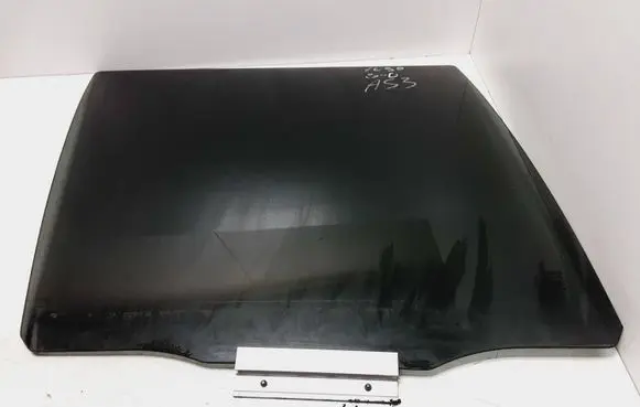 Volvo XC90 Rear door window glass