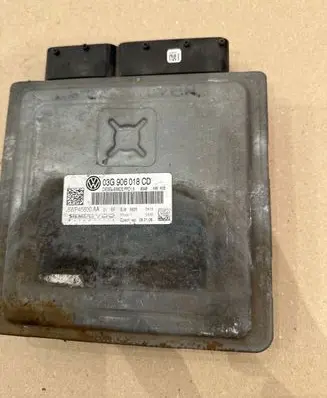 Volkswagen PASSAT B6 Engine control unit/module 03G906018CD 5WP45600AA