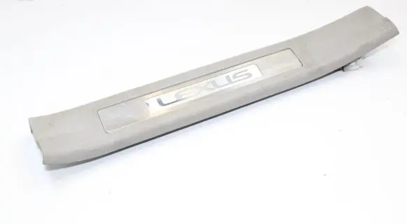 Lexus RX 330 - 350 - 400H Rear sill trim cover 6794048020