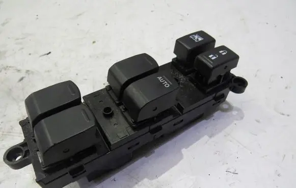 Suzuki Ignis Quarter vent window switch KRIS235789