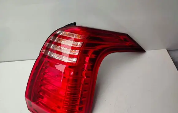 Peugeot 5008 Rear/tail lights 
