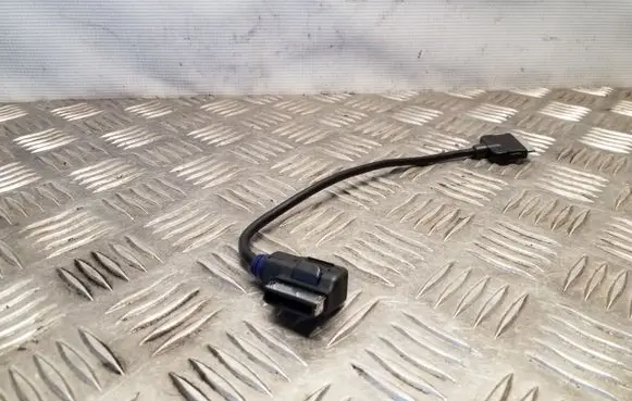 Audi Q5 SQ5 iPod connector socket 4F0051510K