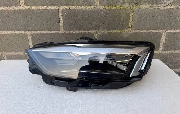 Audi A5 Headlight/headlamp 8W6941011
