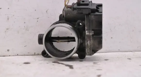Audi A6 S6 C6 4F Throttle valve 4E0145950G