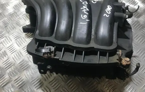 KIA Ceed Intake manifold 30015002