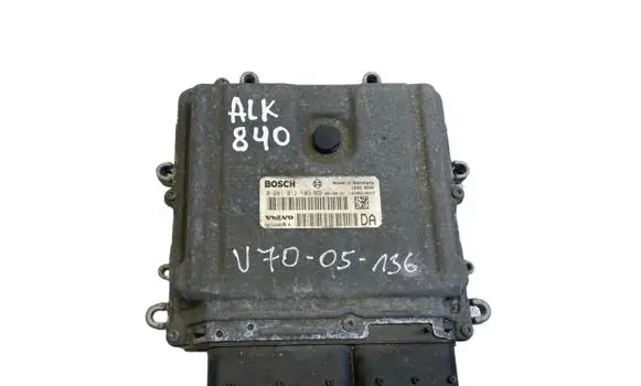 Volvo V70 Engine control unit/module 30729826A 0281012103