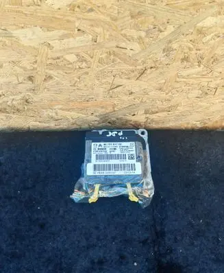 Peugeot 3008 I Airbag control unit/module 9675181780