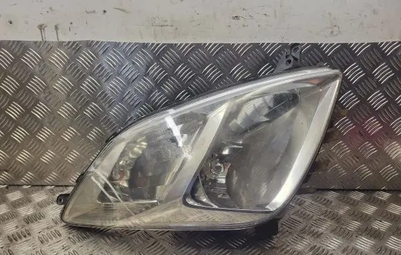 Toyota Prius (NHW20) Headlight/headlamp