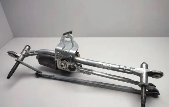 BMW X1 F48 F49 Front wiper linkage 7350657 61617350657