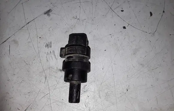 Audi A4 S4 B5 8D Intake air temperature sensor 028906081