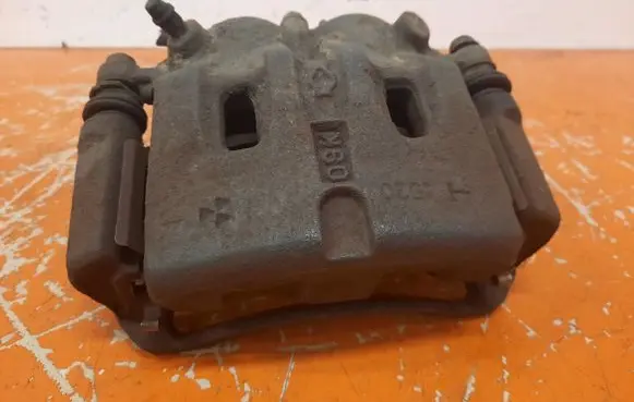 Nissan Pathfinder R50 Front brake caliper 4520