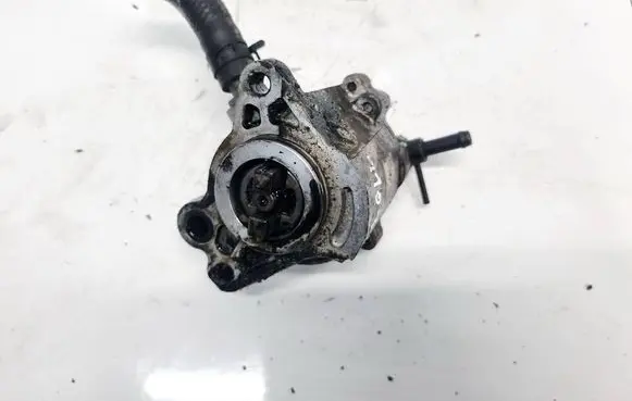 Toyota Avensis Verso Vacuum pump 