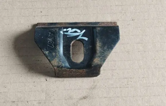 Chrysler Voyager Battery bracket 
