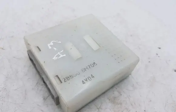 Nissan X-Trail T30 Door central lock control unit/module 285508H705