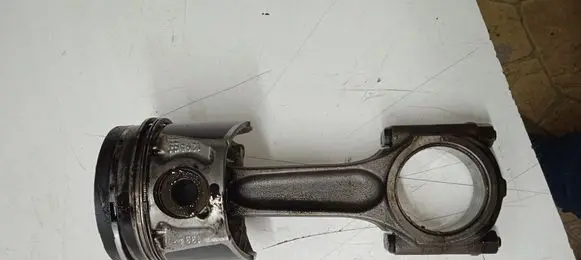 Volvo V50 Piston with connecting rod 085190