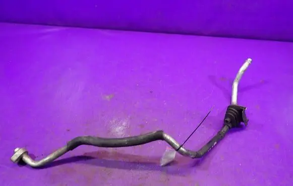 Volkswagen PASSAT B5.5 Air conditioning (A/C) pipe/hose 