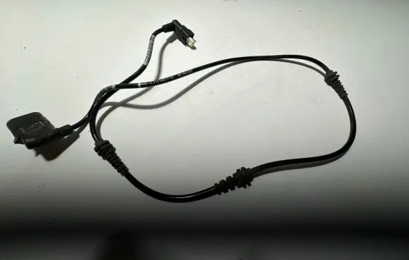 Mercedes-Benz E W213 Front ABS sensor wiring A2135403705 MD004Q01