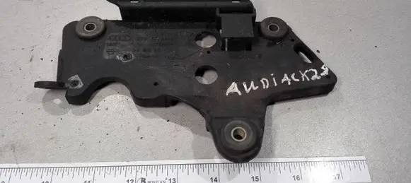 Audi A6 S6 C5 4B Engine mounting bracket 078133365