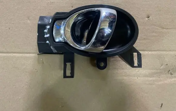 Nissan Juke I F15 Rear door interior handle