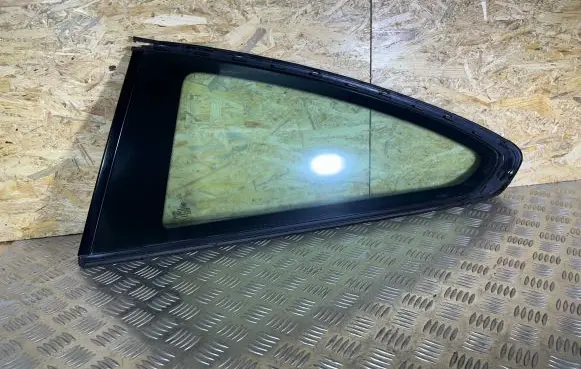 BMW 4 F32 F33 Rear side window 4828483