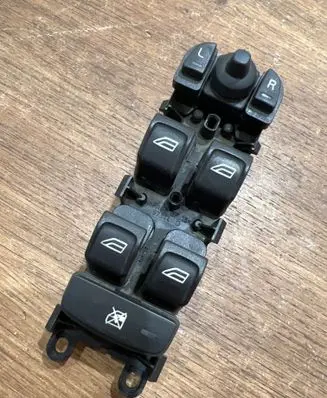 Volvo V70 Electric window control switch 30773269 03454200