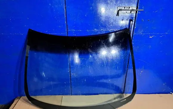Volvo XC90 Front windscreen/windshield window 31395425 31371929