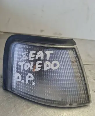 Volkswagen Golf III Front indicator light 961592