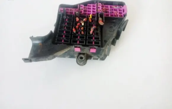 Volkswagen PASSAT B5.5 Fuse box set 8d2941824