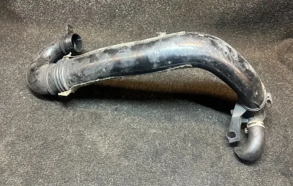 Citroen Xsara Picasso Intercooler hose/pipe 99047130C