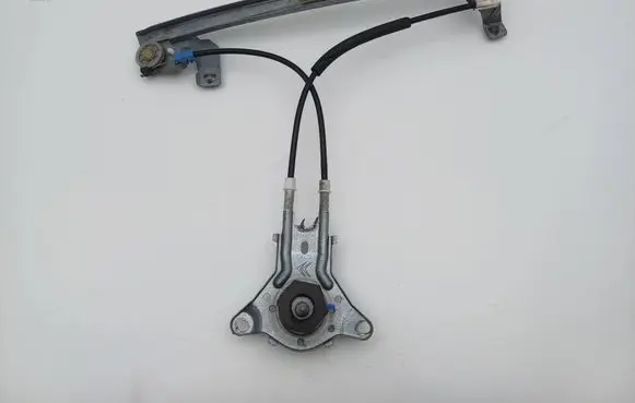 Citroen Saxo Rear door manual window regulator 111074