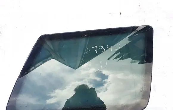 Volkswagen Golf III Rear side window