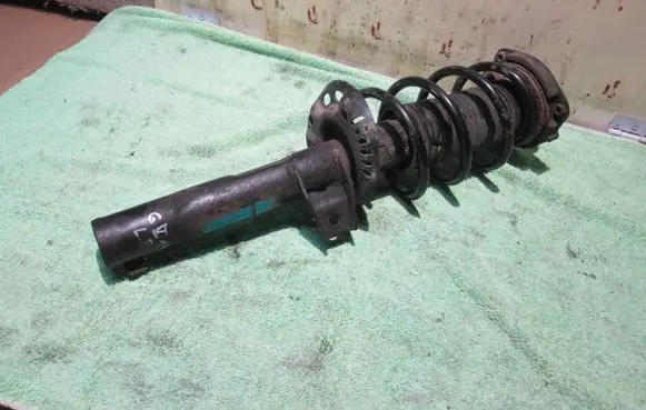 Volkswagen Golf V Front shock absorber/damper 312267 32M74A