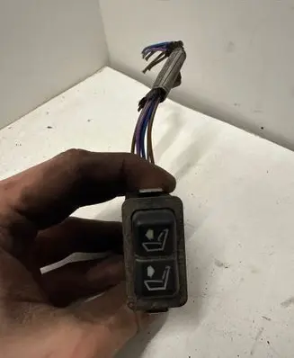 BMW 5 E34 Seat control switch 1378381