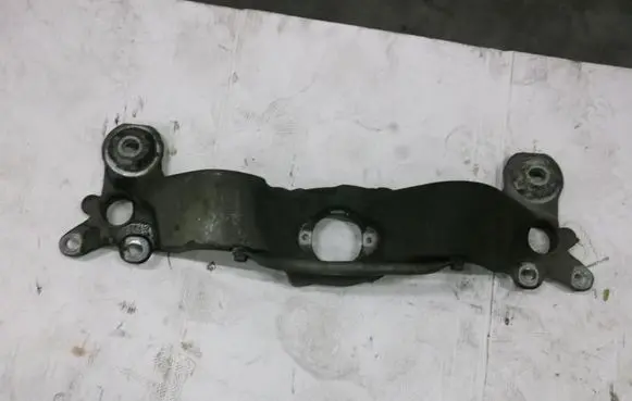 Gearbox mounting bracket