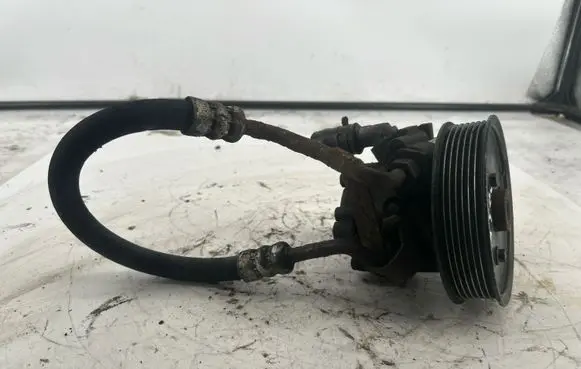 Nissan Primastar Power steering pump 8200357347