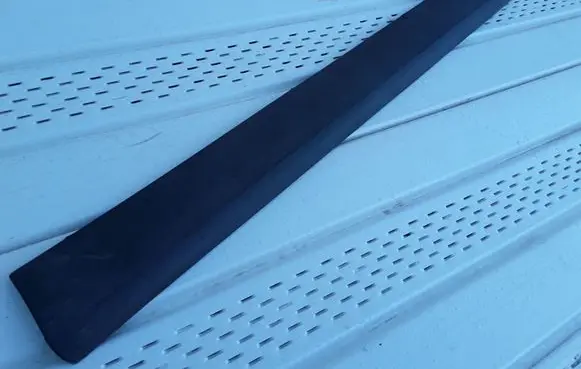 Volkswagen PASSAT B3 Front door trim (molding) 357853515