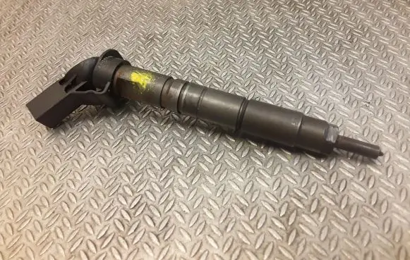 Mercedes-Benz CLS C218 X218 Fuel injector 6420701187 A6420701187