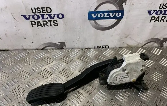 Volvo S60 Accelerator throttle pedal 30636005
