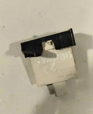 Passenger airbag on/off switch