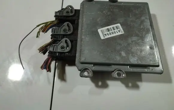 Peugeot 1007 Engine control unit/module 5WS40175CT