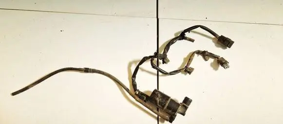 Citroen C5 Windscreen/windshield washer pump e13021168 207666