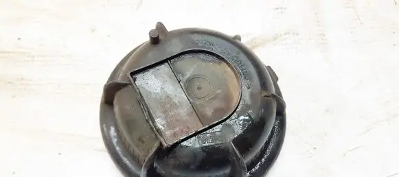 Volvo V70 Headlight/headlamp dust cover 89025105