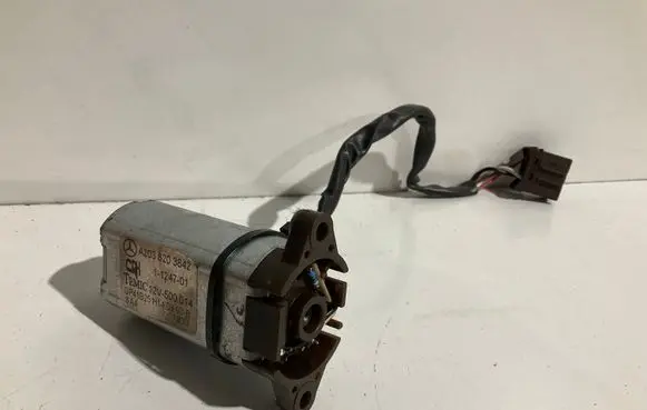 Mercedes-Benz E W211 Seat adjustment motor A2038203842 1124701