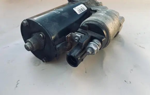 Audi A6 C7 Starter motor 06E911021D