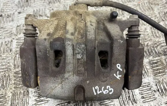 Front brake caliper