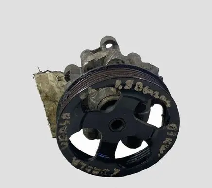 Toyota Corolla Verso AR10 Power steering pump